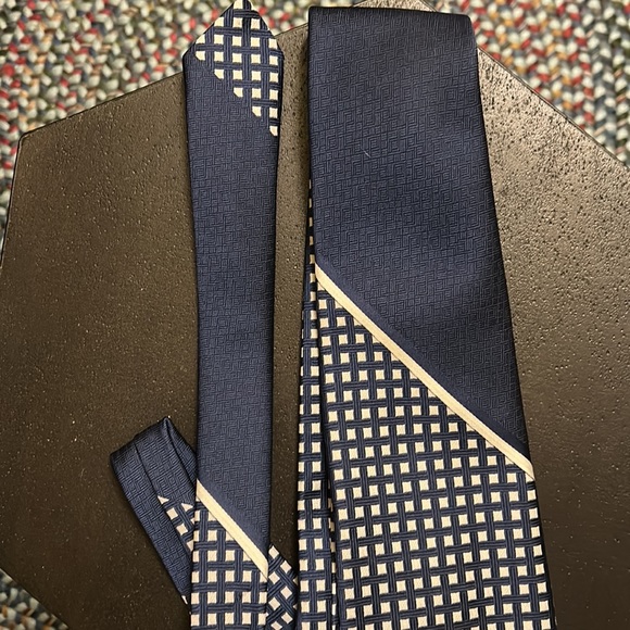 Vintage checkerboard Woolf Brothers woven polyester thick tie - Picture 3 of 6